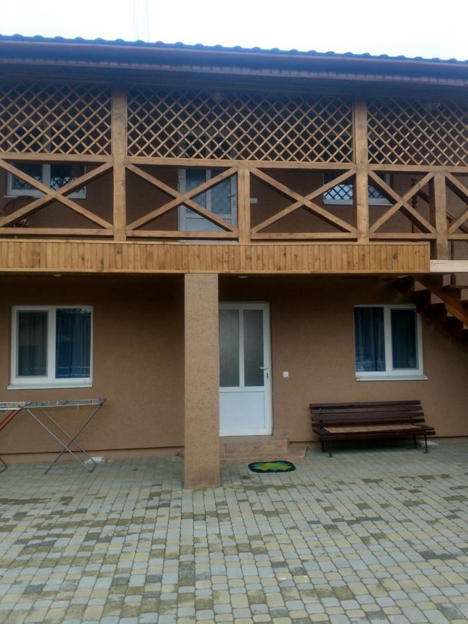 Садиба "У Юлії" Svalyava Exterior photo