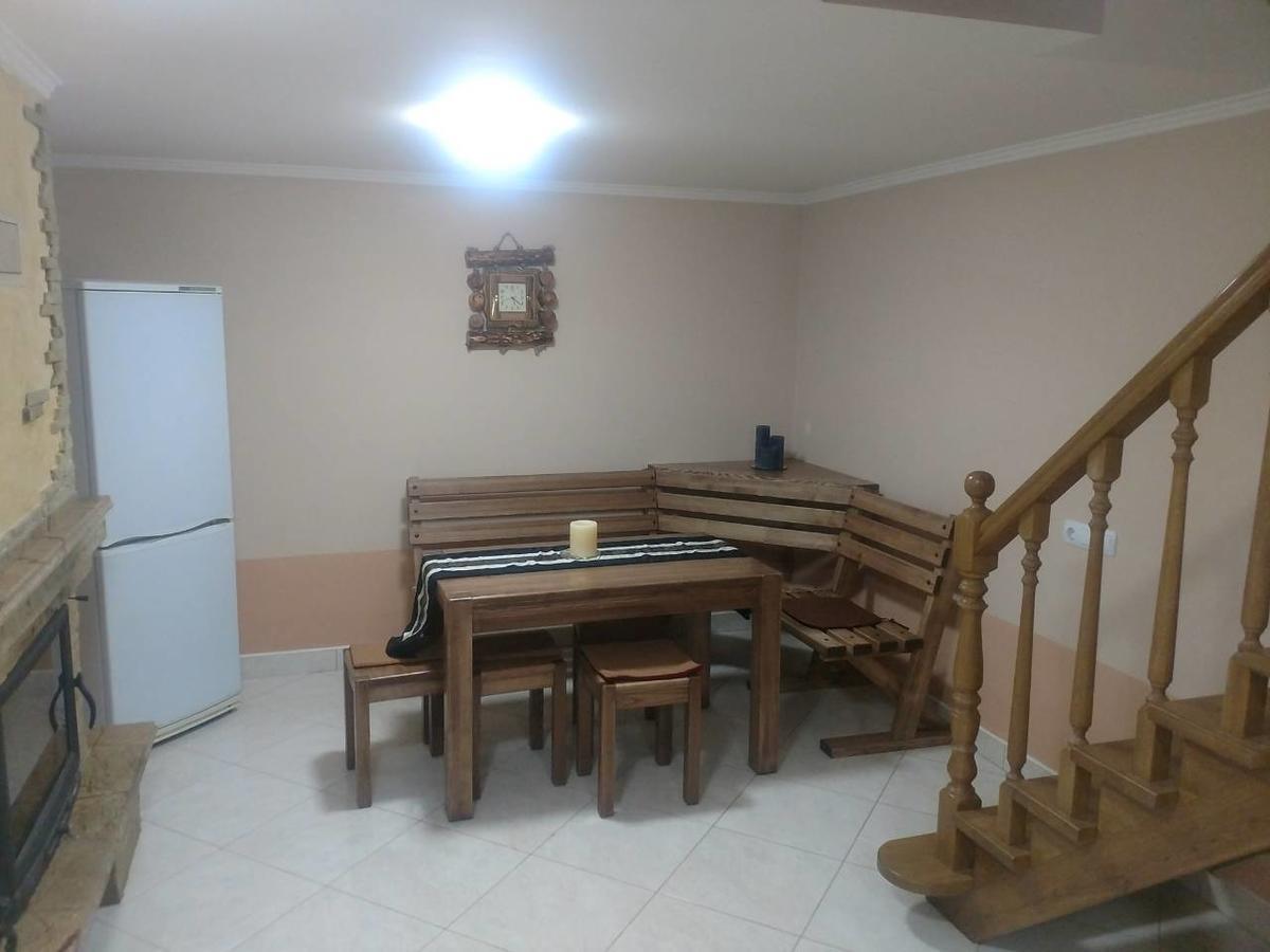 Садиба "У Юлії" Svalyava Exterior photo
