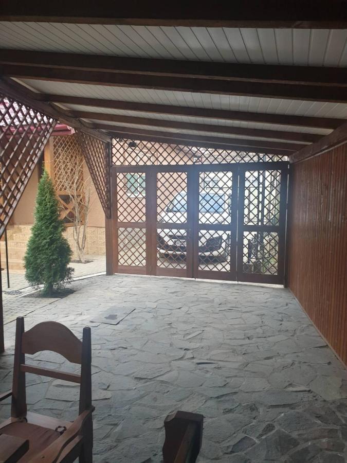 Садиба "У Юлії" Svalyava Exterior photo